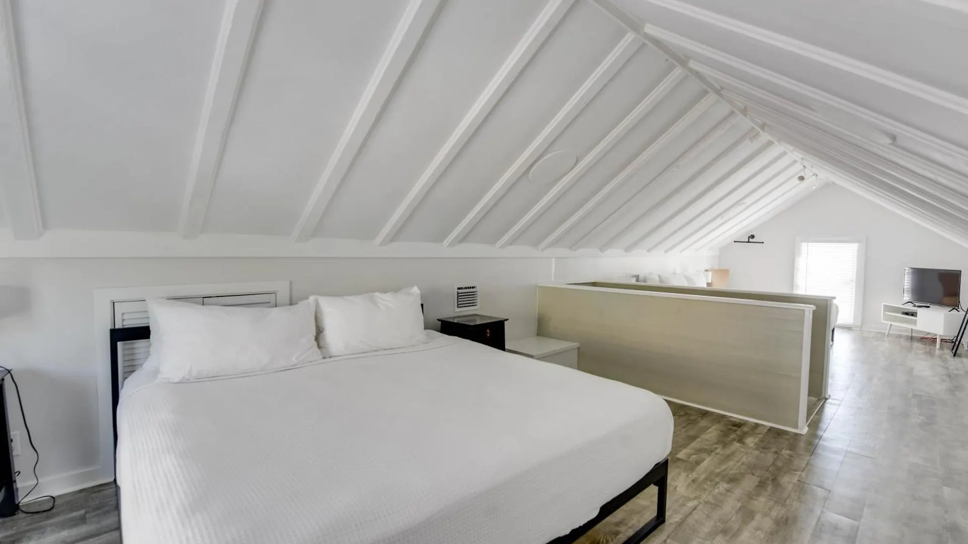 The Collins On Duval Apartment Key West